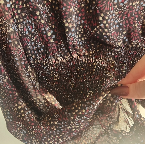 Beautiful wilferd aritzia blouse - Picture 4 of 4